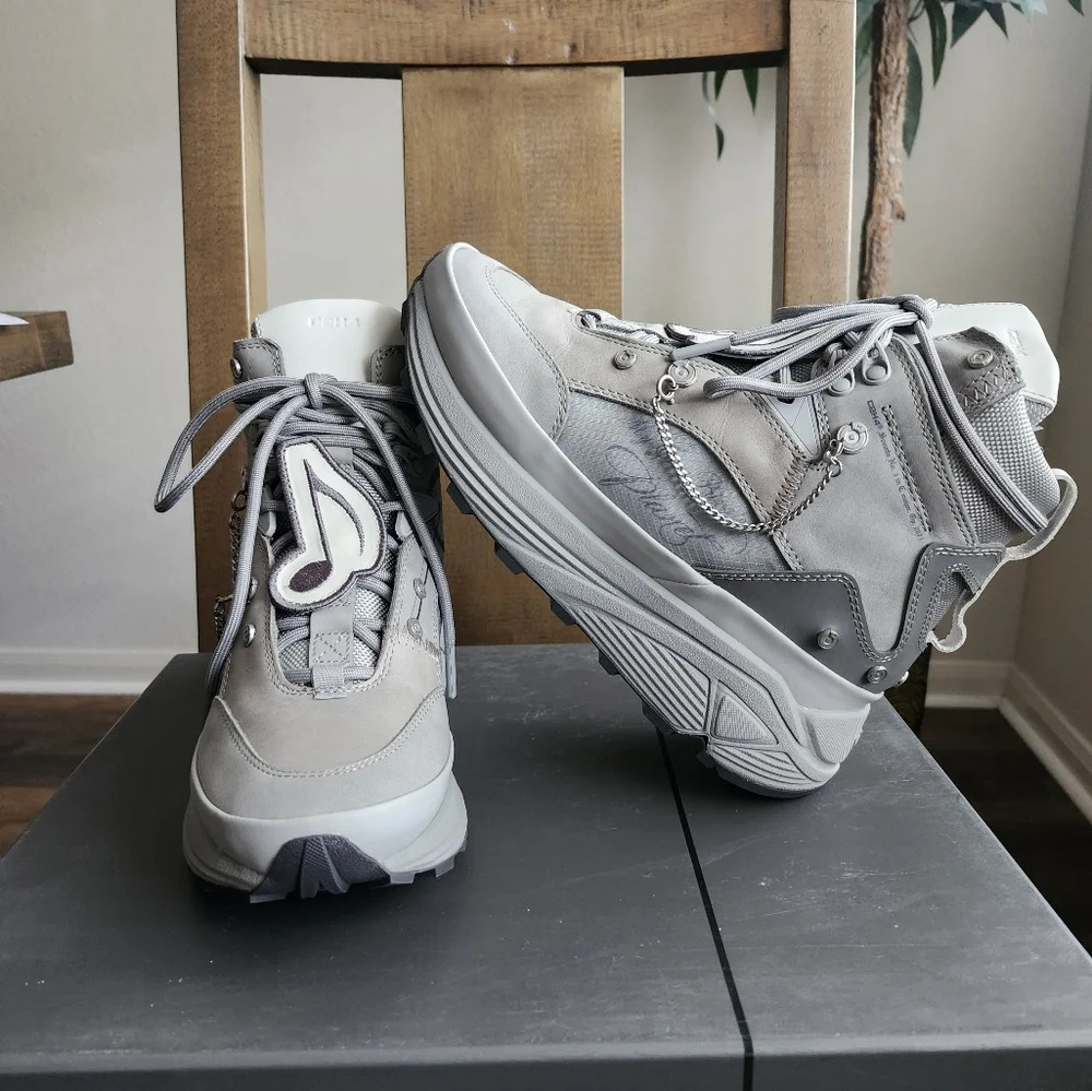 C2H4 My Own Private Planet Atom Abrasion Gray Sneakers Size Men’s 5 Women’s 6.5